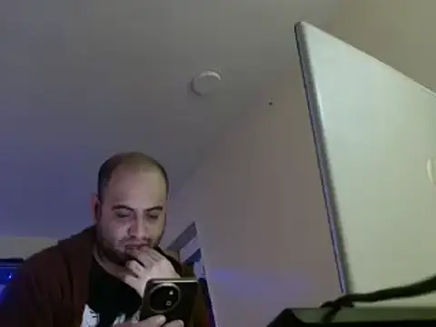 Snapshot of alphaswitchard chatting on December 19, 9:38 pm alphaswitchard online show from December 19, 9:38 pm