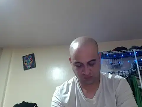 Snapshot of alphaswitchard chatting on December 24, 1:06 am alphaswitchard online show from December 24, 1:06 am