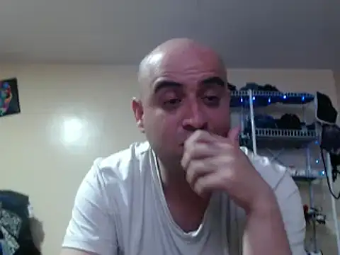 Snapshot of alphaswitchard chatting on December 24, 4:11 am alphaswitchard online show from December 24, 4:11 am