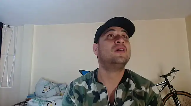 Snapshot of alphaswitchard chatting on March 13, 2:49 am alphaswitchard online show from March 13, 2:49 am