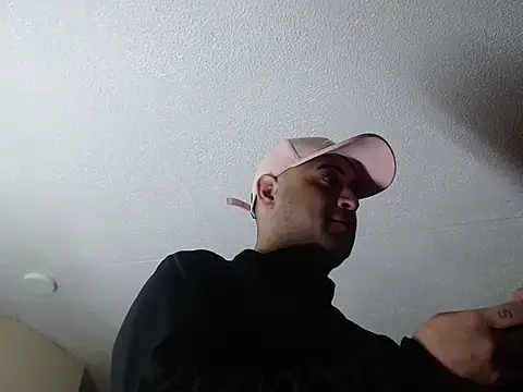 Snapshot of alphaswitchard chatting on October 3, 10:18 pm alphaswitchard online show from October 3, 10:18 pm