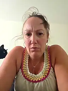 Snapshot of Wisie_Cutie chatting on June 4, 3:29 pm Wisie Cutie online show from June 4, 3:29 pm