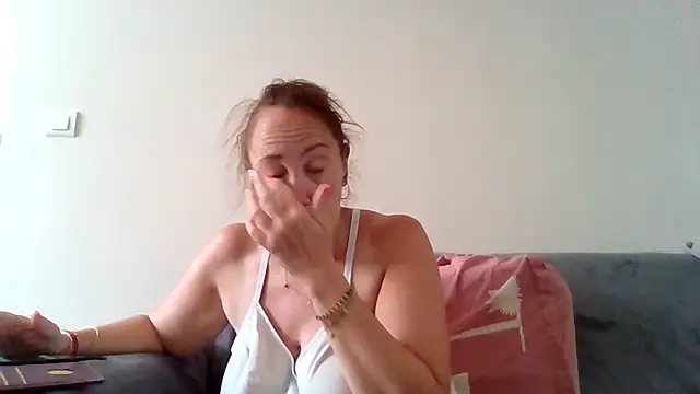 Snapshot of Wisie_Cutie chatting on July 17, 9:27 am Wisie Cutie online show from July 17, 9:27 am