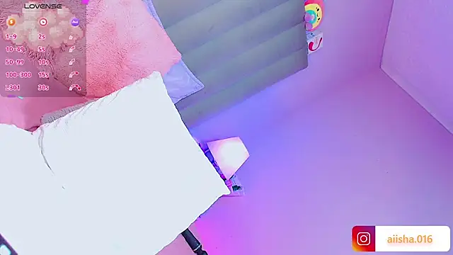 AiishaRose online show from May 5, 3:20 pm