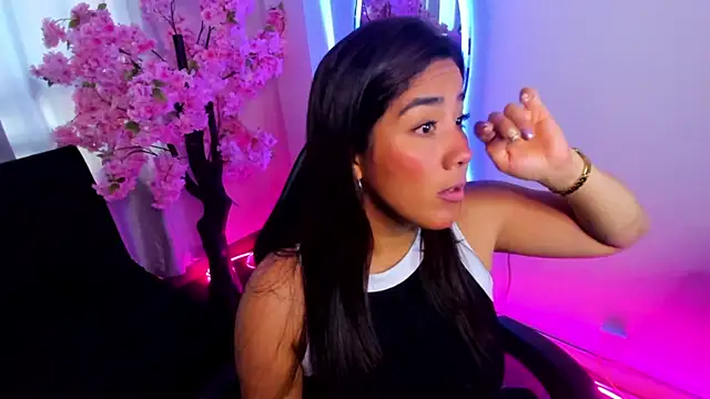 KAROLIVONNE online show from July 21, 9:06 pm