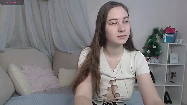 Snapshot of MollyBrams chatting on December 8, 5:07 am MollyBrams online show from December 8, 5:07 am