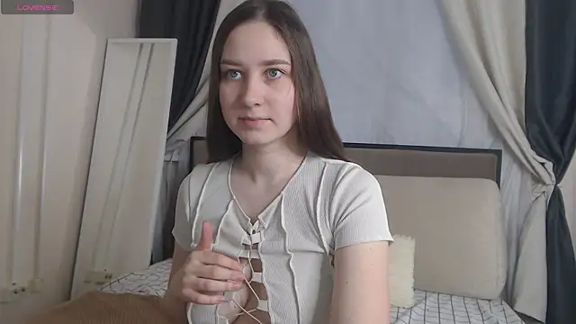 Snapshot of MollyBrams chatting on February 2, 4:59 am MollyBrams online show from February 2, 4:59 am