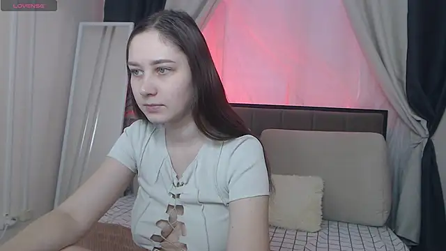 Snapshot of MollyBrams chatting on February 3, 5:07 am MollyBrams online show from February 3, 5:07 am