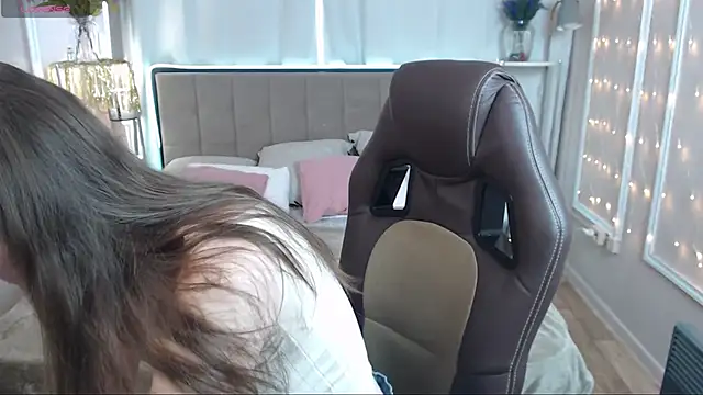 Snapshot of MollyBrams chatting on March 3, 5:09 am MollyBrams online show from March 3, 5:09 am