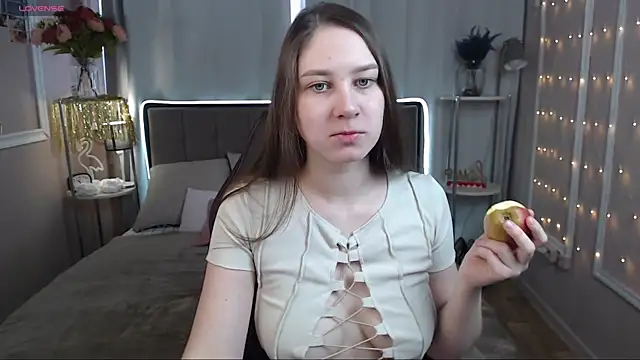 Snapshot of MollyBrams chatting on March 10, 5:22 am MollyBrams online show from March 10, 5:22 am