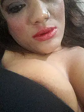 Snapshot of Indianpleasure300 chatting on December 14, 9:51 am Indianpleasure300 online show from December 14, 9:51 am