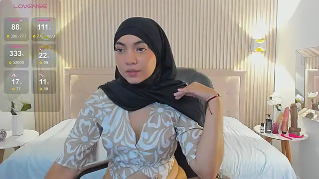 Snapshot of Sooffii_1 chatting on December 5, 2:09 am Sooffii 1 online show from December 5, 2:09 am