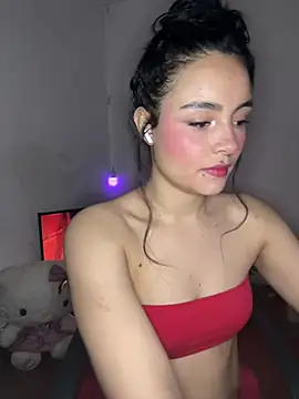 Snapshot of salome_polaniiee chatting on July 23, 5:49 am salome polaniiee online show from July 23, 5:49 am