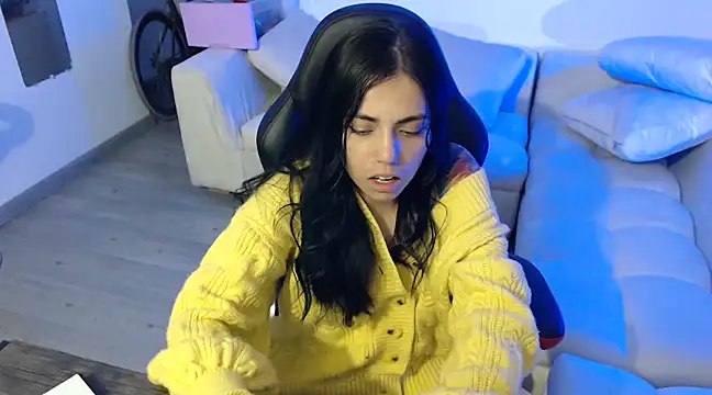 Snapshot of i_am_nina_ chatting on January 11, 5:41 am i am nina online show from January 11, 5:41 am