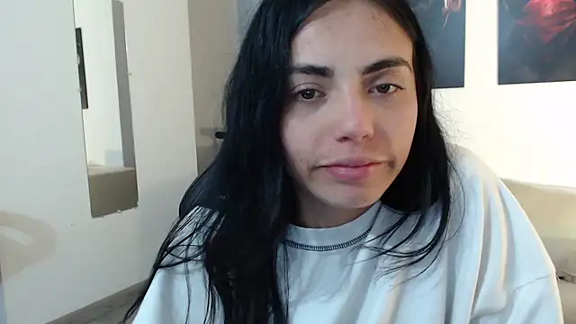 Snapshot of i_am_nina_ chatting on January 15, 4:47 am i am nina online show from January 15, 4:47 am