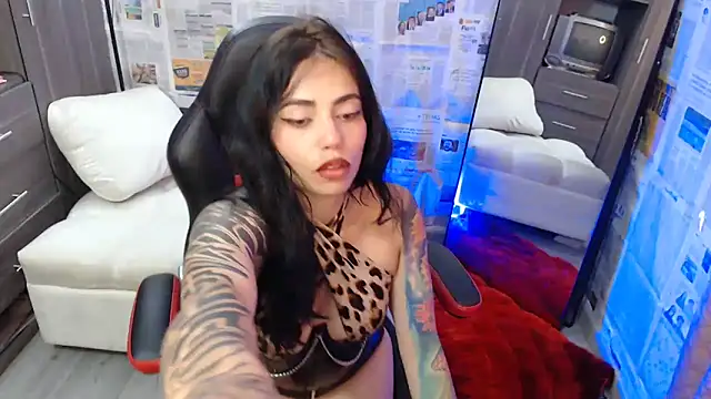 Snapshot of i_am_nina_ chatting on February 17, 8:58 pm i am nina online show from February 17, 8:58 pm