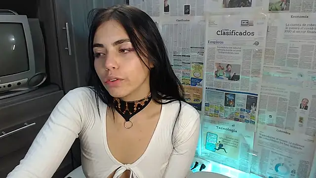 Snapshot of i_am_nina_ chatting on February 20, 5:01 am i am nina online show from February 20, 5:01 am