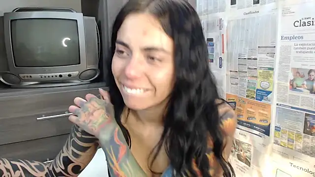 Snapshot of i_am_nina_ chatting on February 25, 4:46 am i am nina online show from February 25, 4:46 am