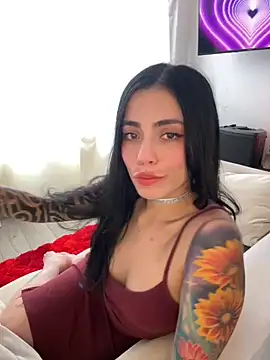 i am nina  online show from May 11, 8:50 pm