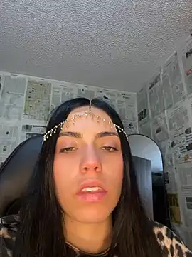 i am nina  online show from May 16, 2:19 am