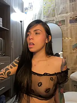 i am nina  online show from August 2, 11:25 pm