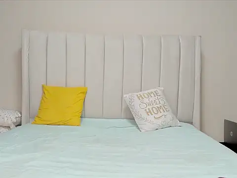 Snapshot of _heavenlysent chatting on October 28, 1:42 am heavenlysent online show from October 28, 1:42 am