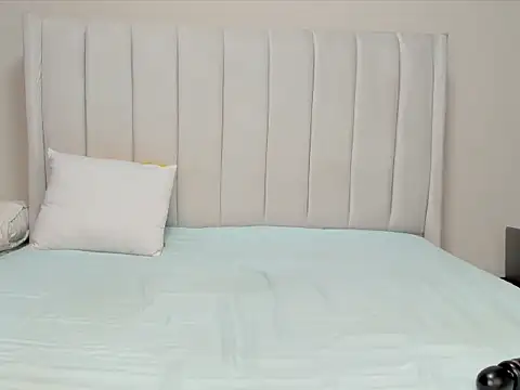 Snapshot of _heavenlysent chatting on October 31, 4:24 am heavenlysent online show from October 31, 4:24 am