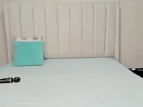 Snapshot of _heavenlysent chatting on December 14, 4:29 am heavenlysent online show from December 14, 4:29 am