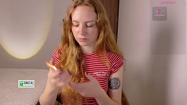 Snapshot of RedFires chatting on February 20, 5:37 am RedFires online show from February 20, 5:37 am