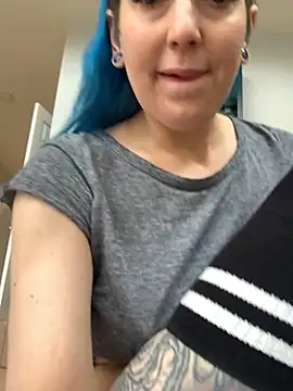 MissCumberdale online show from January 5, 8:42 pm