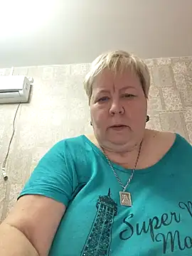 Snapshot of EffectFiona chatting on January 17, 11:59 am EffectFiona online show from January 17, 11:59 am