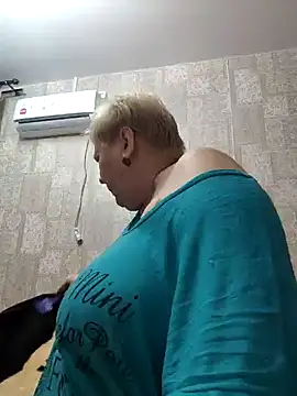 Snapshot of EffectFiona chatting on January 19, 11:21 pm EffectFiona online show from January 19, 11:21 pm