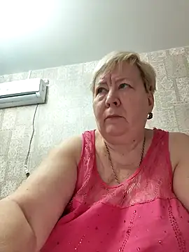 Snapshot of EffectFiona chatting on January 26, 2:14 am EffectFiona online show from January 26, 2:14 am