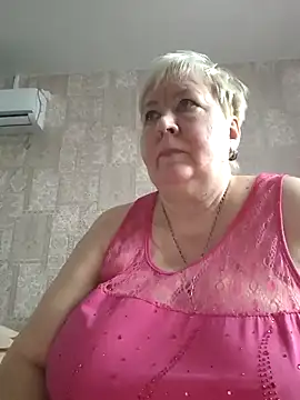 Snapshot of EffectFiona chatting on February 2, 4:26 am EffectFiona online show from February 2, 4:26 am