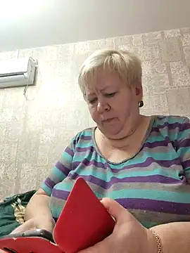 Snapshot of EffectFiona chatting on February 12, 11:20 pm EffectFiona online show from February 12, 11:20 pm