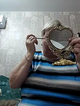 Snapshot of EffectFiona chatting on February 16, 11:05 pm EffectFiona online show from February 16, 11:05 pm