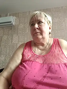 Snapshot of EffectFiona chatting on February 20, 5:12 am EffectFiona online show from February 20, 5:12 am