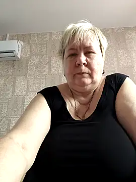 Snapshot of EffectFiona chatting on February 23, 10:28 am EffectFiona online show from February 23, 10:28 am