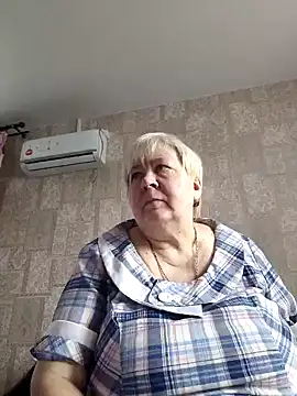 Snapshot of EffectFiona chatting on February 27, 3:47 am EffectFiona online show from February 27, 3:47 am