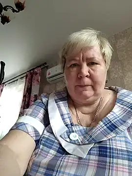 Snapshot of EffectFiona chatting on February 28, 3:04 am EffectFiona online show from February 28, 3:04 am