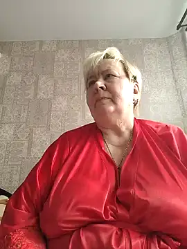 Snapshot of EffectFiona chatting on March 4, 6:15 am EffectFiona online show from March 4, 6:15 am