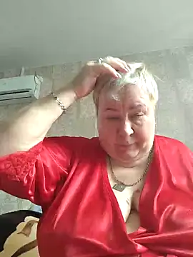 Snapshot of EffectFiona chatting on March 10, 4:17 am EffectFiona online show from March 10, 4:17 am