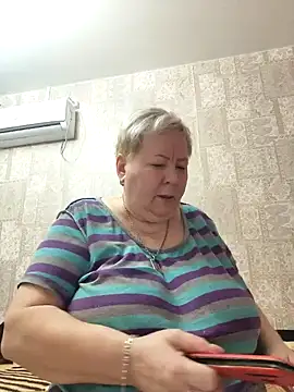 Snapshot of EffectFiona chatting on March 10, 10:45 pm EffectFiona online show from March 10, 10:45 pm