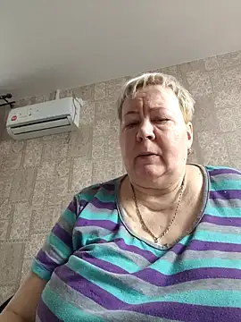 Snapshot of EffectFiona chatting on March 12, 4:19 am EffectFiona online show from March 12, 4:19 am