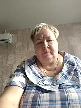 Snapshot of EffectFiona chatting on March 16, 12:00 pm EffectFiona online show from March 16, 12:00 pm