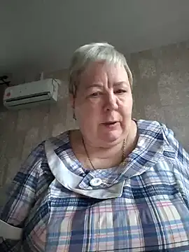 Snapshot of EffectFiona chatting on March 20, 2:19 am EffectFiona online show from March 20, 2:19 am