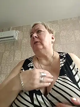 Snapshot of EffectFiona chatting on March 22, 4:14 am EffectFiona online show from March 22, 4:14 am