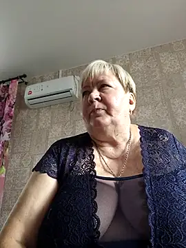 Snapshot of EffectFiona chatting on September 26, 11:03 am EffectFiona online show from September 26, 11:03 am