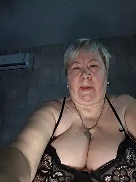 Snapshot of EffectFiona chatting on October 9, 12:58 pm EffectFiona online show from October 9, 12:58 pm