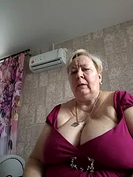 Snapshot of EffectFiona chatting on October 20, 4:35 am EffectFiona online show from October 20, 4:35 am